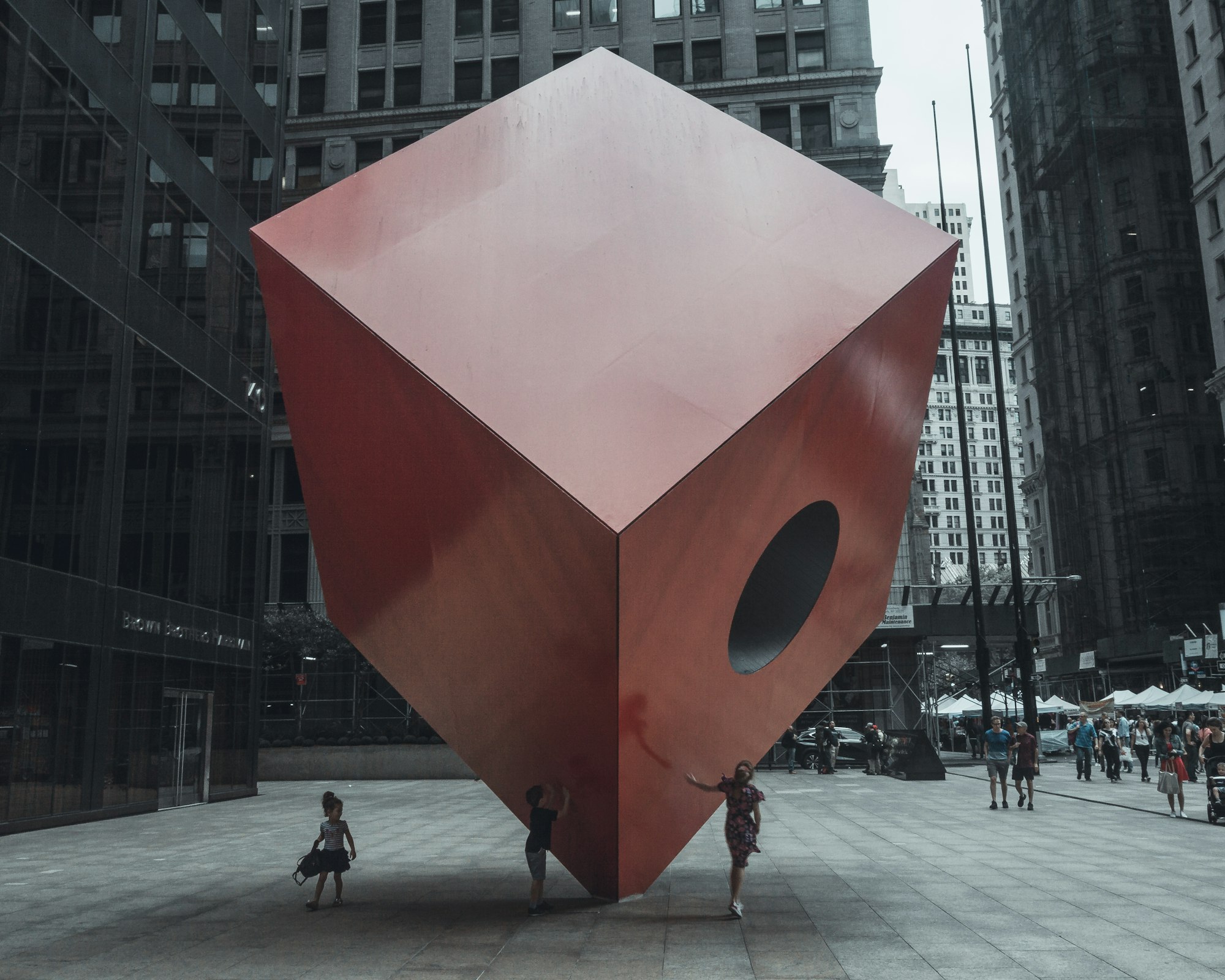 Comment faire un cube 3D qui tourne en CSS